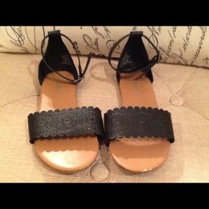 Wore Once💥 Girls Old Navy Sandals Size 12